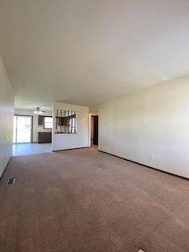 Building Photo - 1312 Co Rd 6