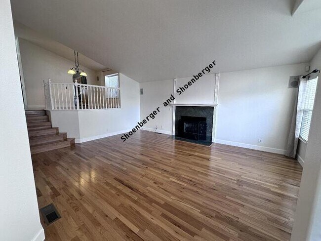Foto del edificio - 6259 Golden Meadow Rd