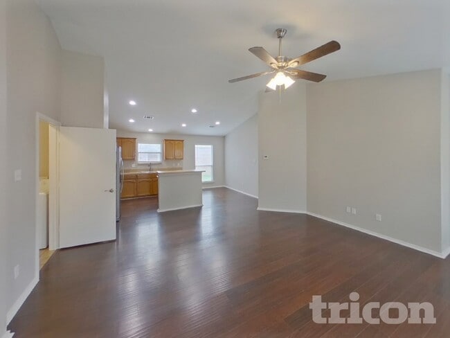 Building Photo - 1145 Boxwood Dr