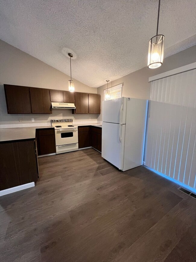 Foto del edificio - Spacious 2 Bedroom, 1.5 Bath Triplex in Clarkston