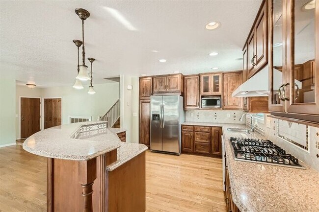 Foto del edificio - 11315 Lanewood Cir, Eden Prairie, MN, 55344