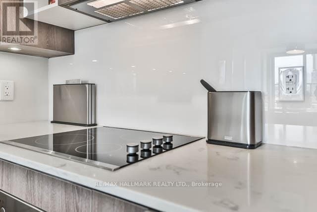 Building Photo - 200 Sackville St