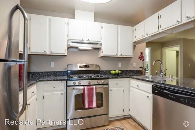Foto del edificio - 2425 Harbor Ave SW