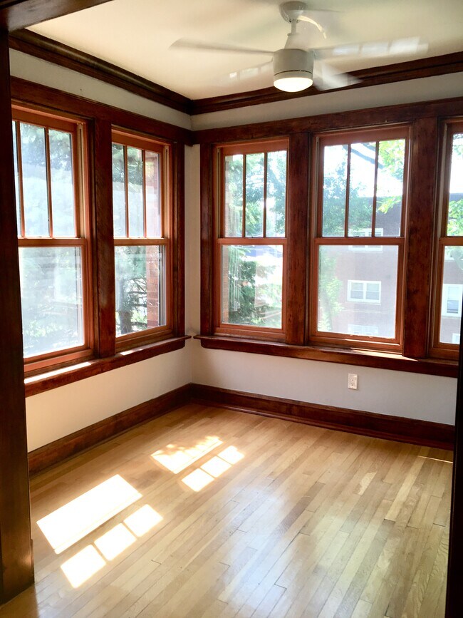 Sala de estar/oficina en casa - 2622 W Argyle St