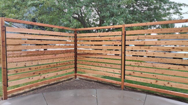 Building Photo - 955 Pheasant Ct