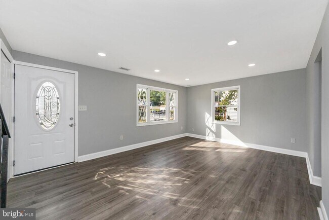 Foto del edificio - 7702 Burnside Rd