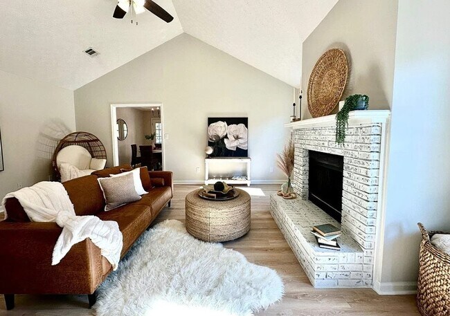 Foto del edificio - 7020 Stoneridge Cir