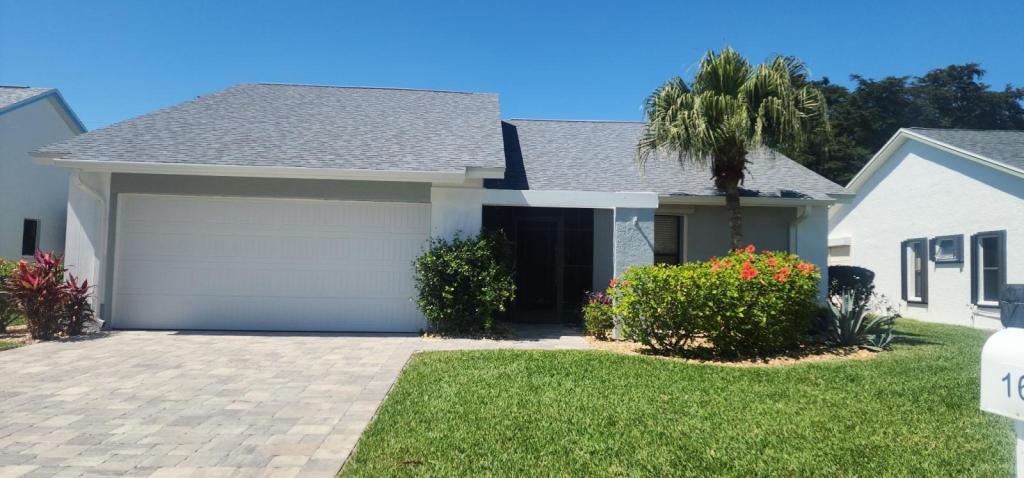 Foto principal - 16660 Coriander Ln