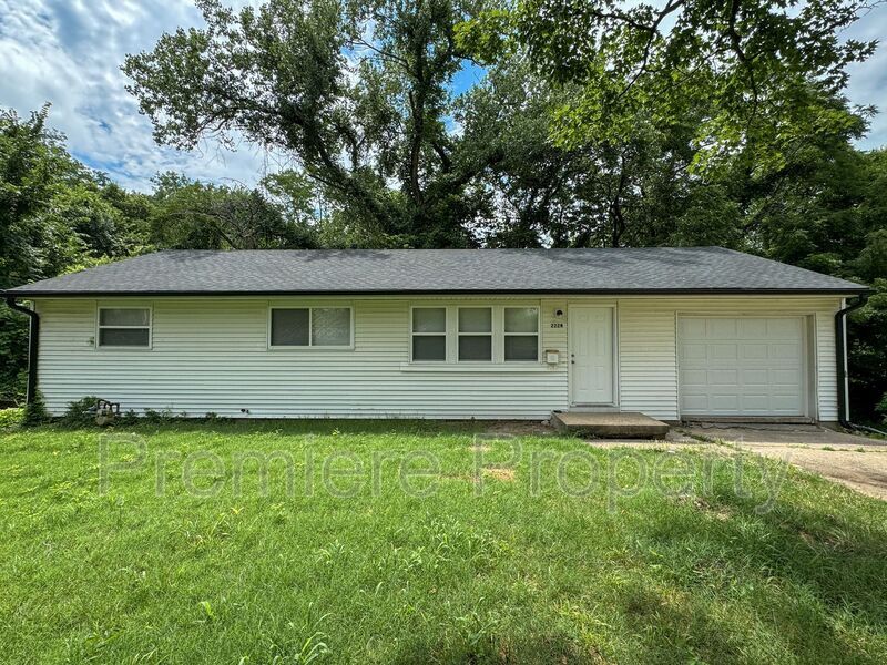Primary Photo - 2228 S Home Ave
