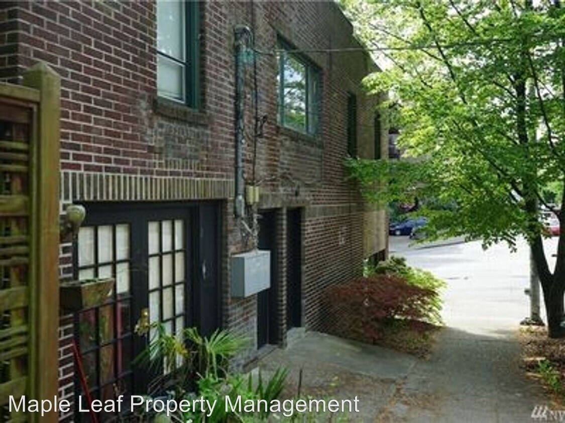 Building Photo - 701 N 39th St