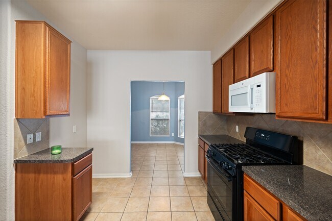 Foto del edificio - 14822 Juniper Dale Ct