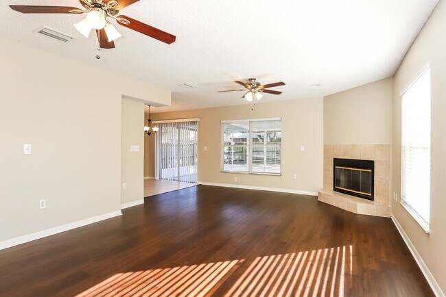 Foto del edificio - 741 Burlwood St