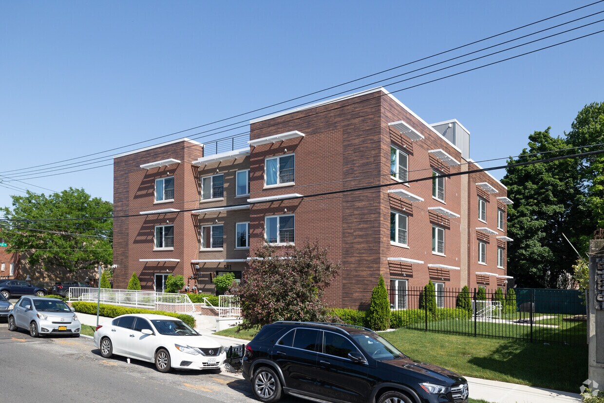 581-583 Belmont Avenue - 581-583 Belmont Ave