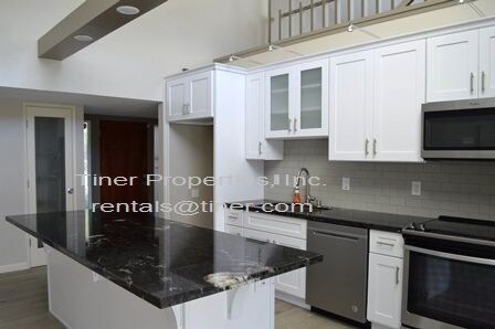 Foto del edificio - 4136 American River Dr