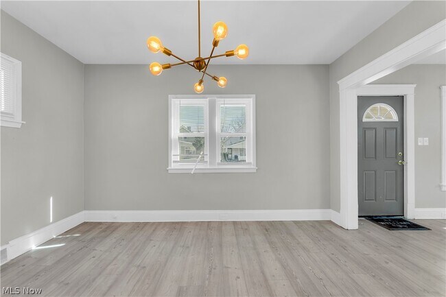 Foto del edificio - 4710 Birchwood Rd