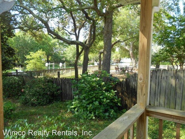 Building Photo - 4 br, 3 bath House - 17 Neptune Dr