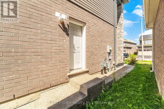 Building Photo - 292 Freure Dr