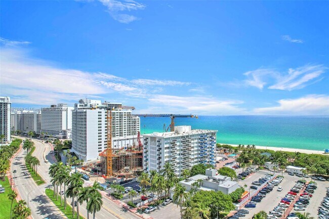 Building Photo - 5313 Collins Ave