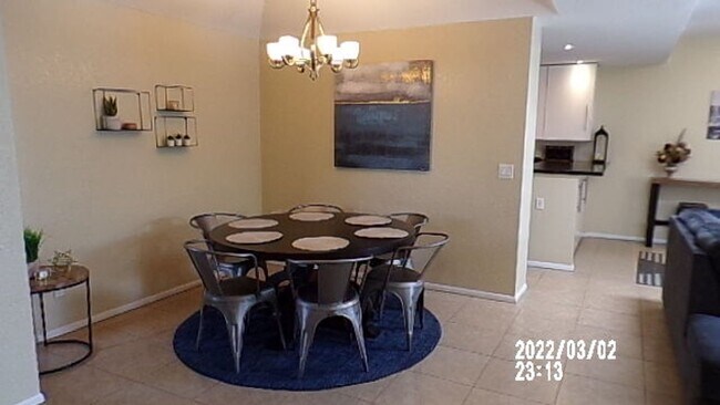 Foto del edificio - 5556 N Carnelian Dr