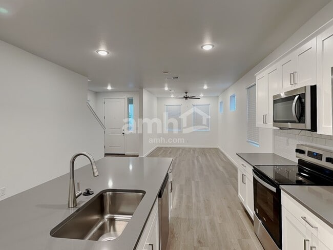 Foto del edificio - 23511 E 2nd Pl