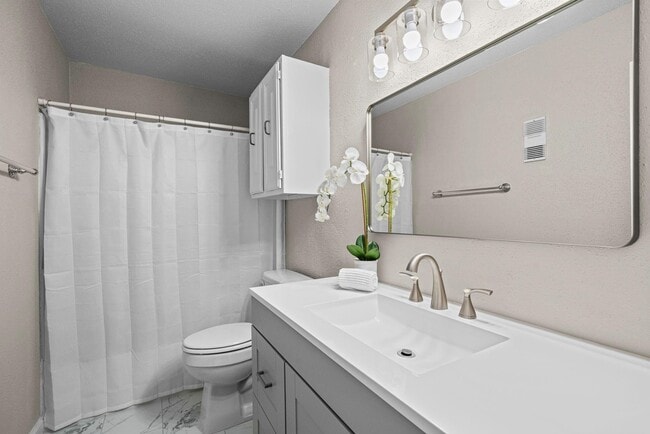 Foto del edificio - 6635 Wanda Ln