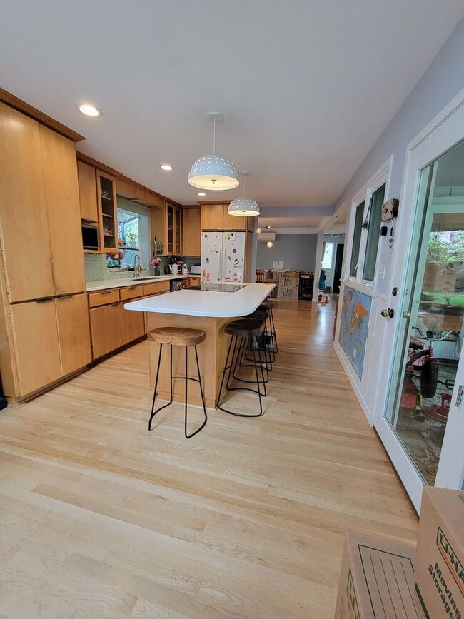 Building Photo - Unique 3Bed / 2Ba Mid-Century Modern home ...