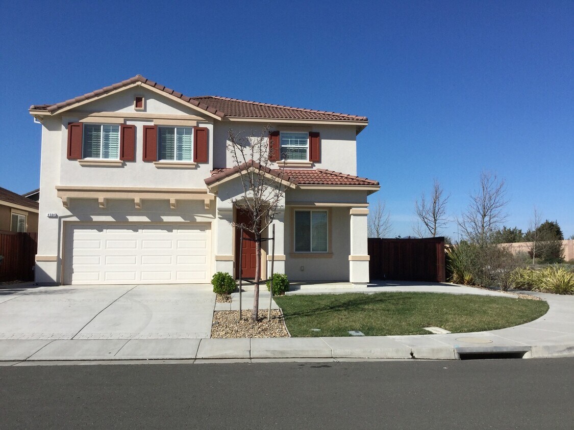 Primary Photo - 4504 Crimson Clover Dr