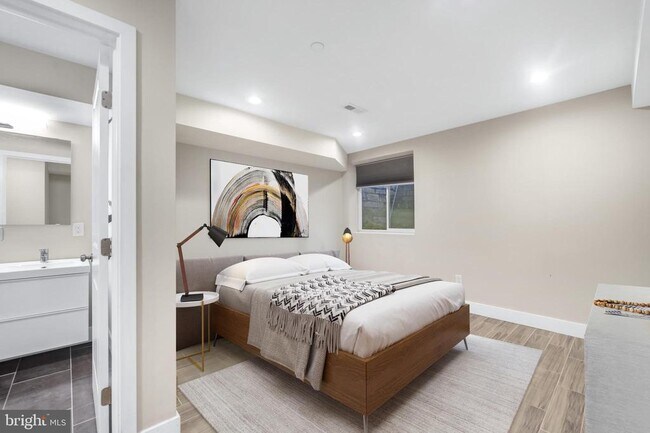 Foto del edificio - 1250 N 25th St