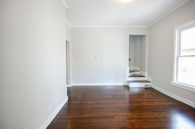 Building Photo - 30 Thornley St