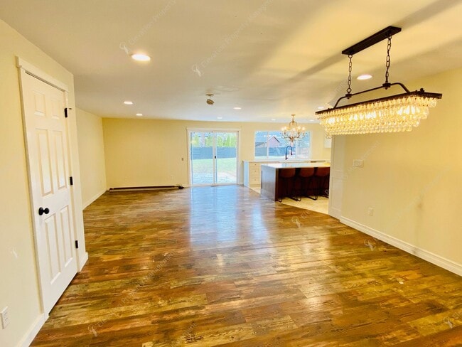 Building Photo - COMING SOON! Ranch Style Southwest Bend 3 ...