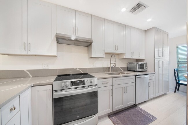 Building Photo - 1041 Orange Terrace