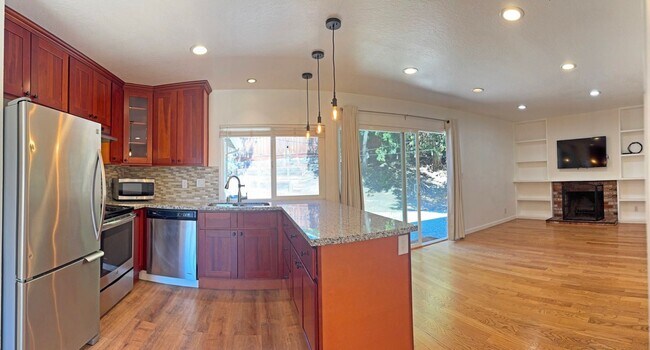 Foto del edificio - Gorgeous Large Milpitas Home located in a ...
