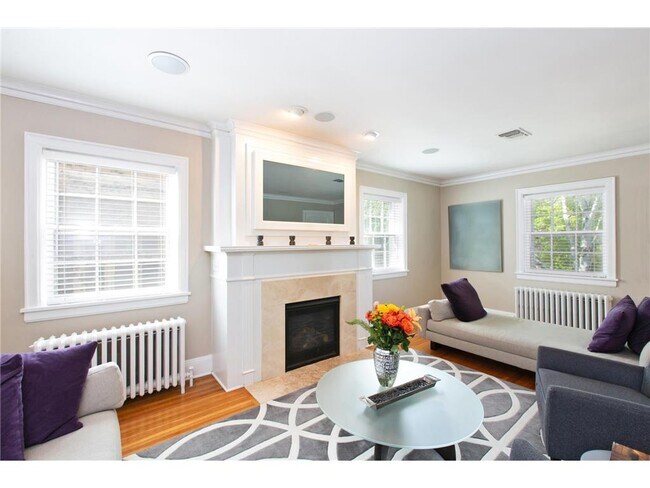 Foto del edificio - 1785 Dupont Ave S