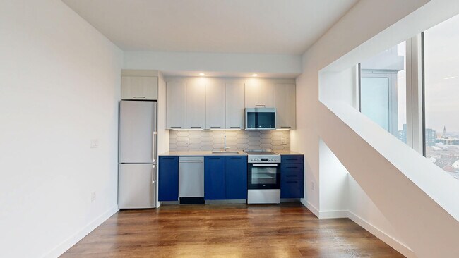 Interior Photo - Broadridge