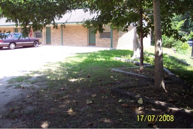 Building Photo - Castlewood Apartments