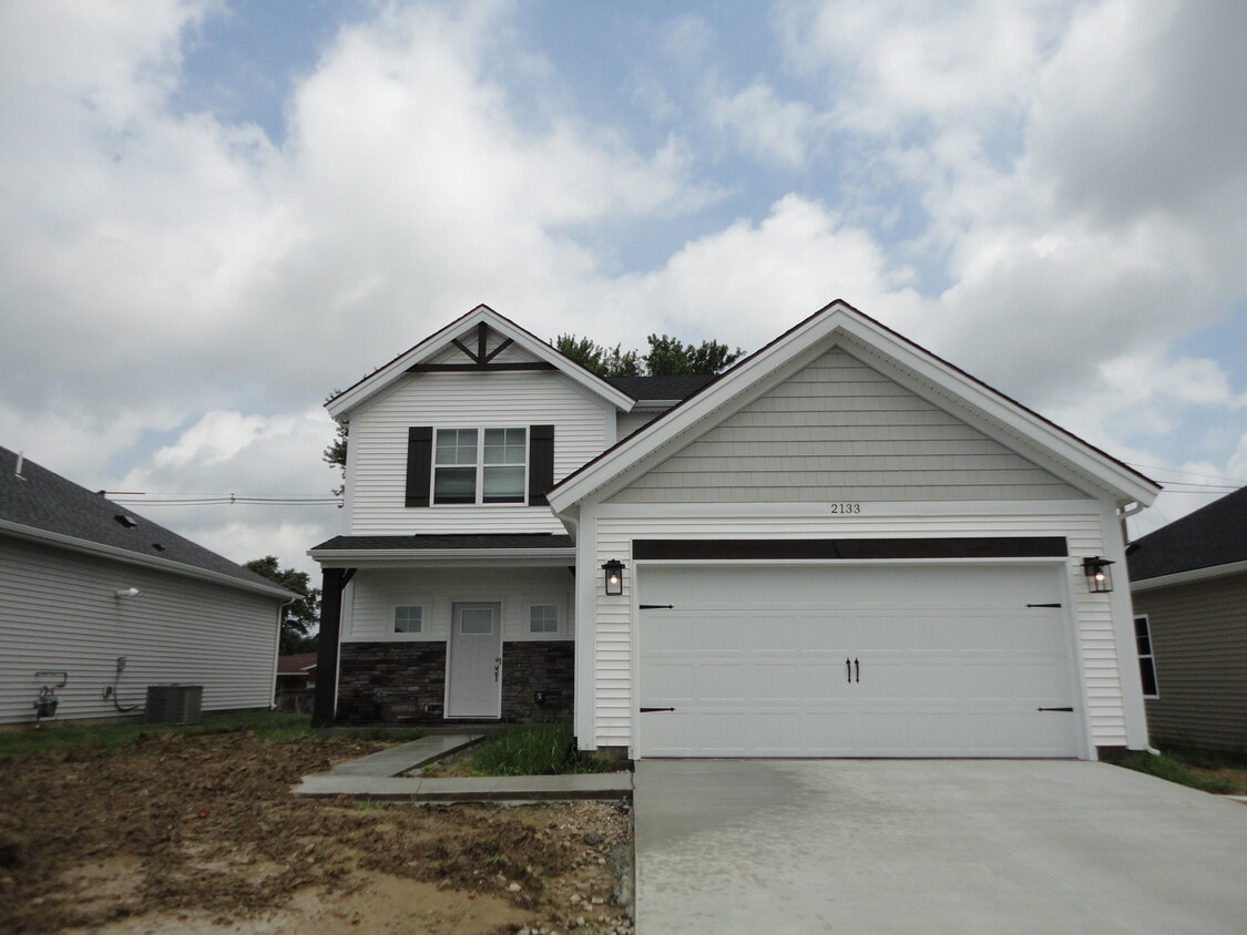 Primary Photo - 2133 Ottawa Dr