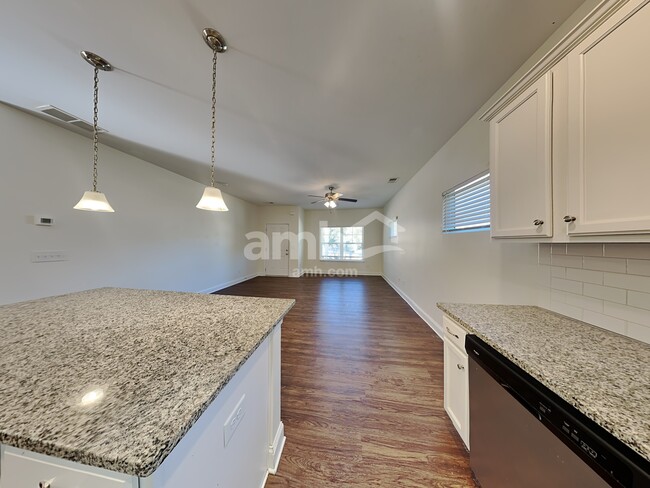 Building Photo - 112 Oscar Way