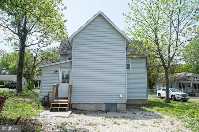 Building Photo - 531 Winder St
