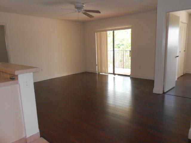 Foto del edificio - 250 Palm Cir W