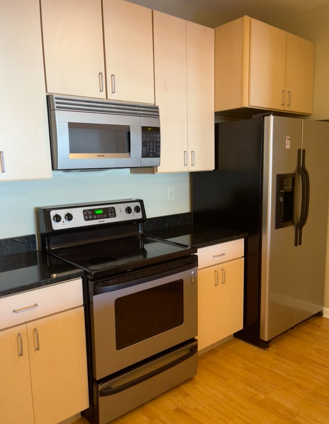 427 Fountain Vw Unit 417, WV 26505 Condo for Rent in