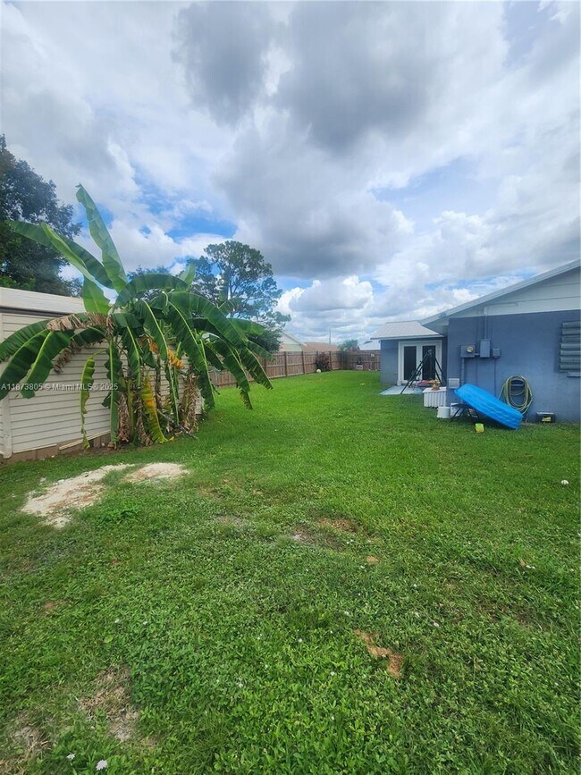Foto del edificio - 3012 Parkwood Rd