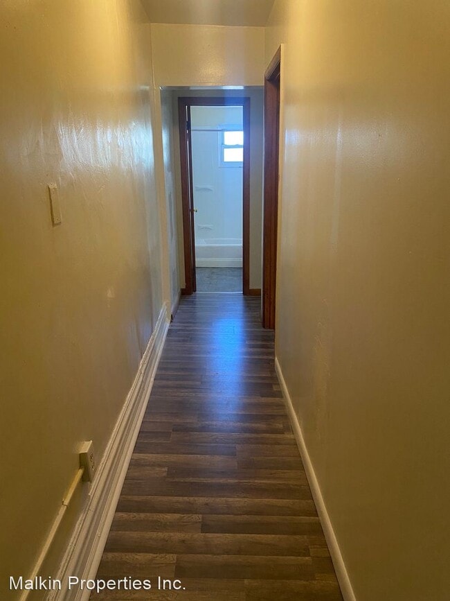 Building Photo - 3 br, 1 bath House - 565 McMasters Ave
