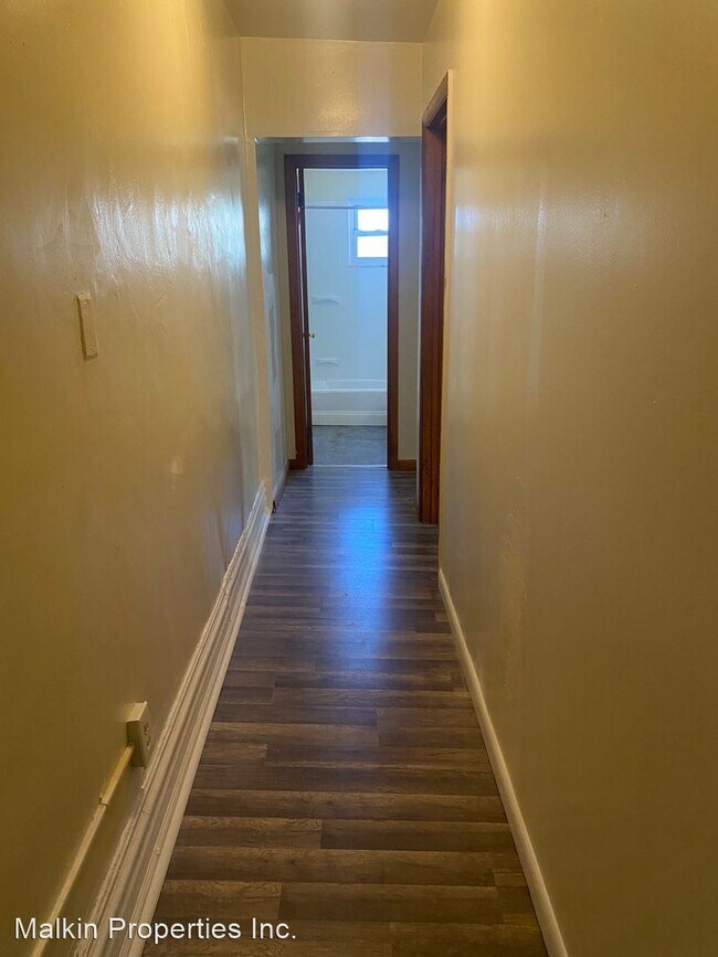 Foto del edificio - 3 br, 1 bath House - 565 McMasters Ave