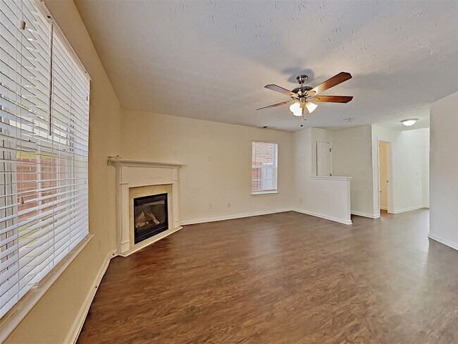 Building Photo - 339 NE 9th Terrace