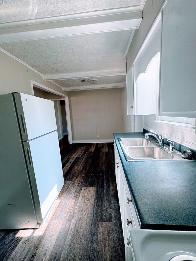 Foto del edificio - 3714 Farwood Dr