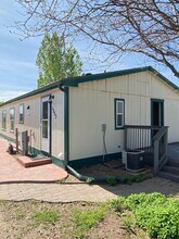 Building Photo - 1253 N County Line Rd