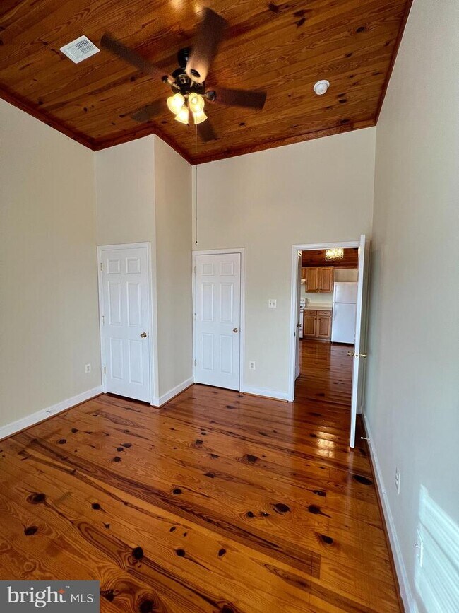 Foto del edificio - 13529 Mount Victoria Pl