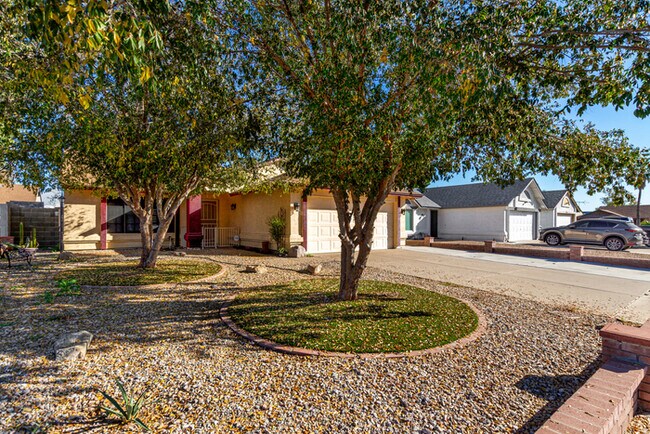 Foto del edificio - 21057 N 34th Dr