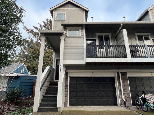 Building Photo - Astounding 3 Bd 3 Ba home in Forest Grove!...
