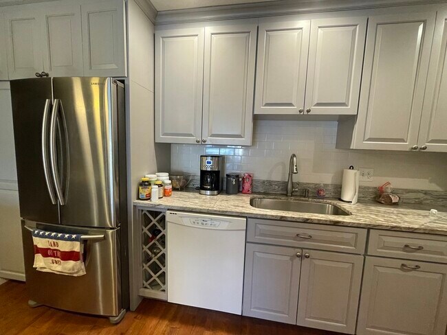 Foto del edificio - 26 Custer St